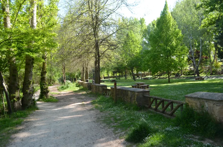 Paseo junto al Duero, en Soria